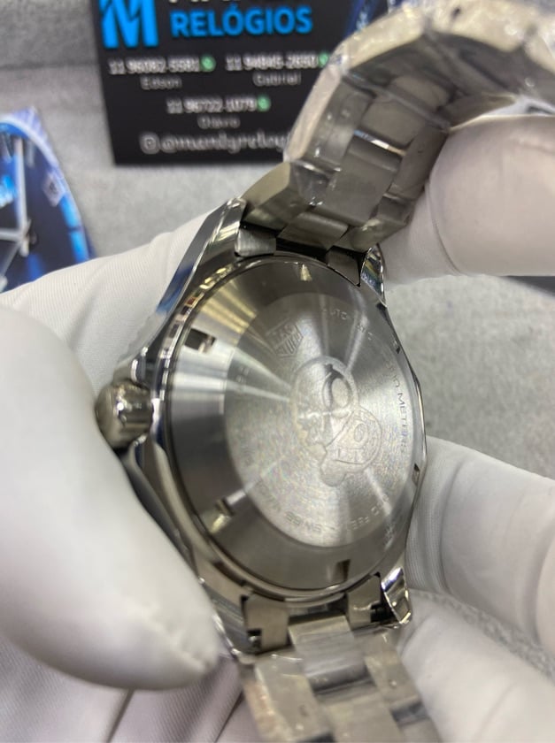 Aquaracer - azul e branco - Fundo Azul