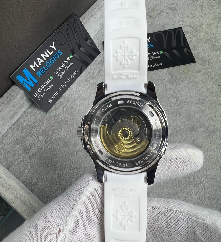 Aquanaut - Fundo Preto/ Pulseira Branca