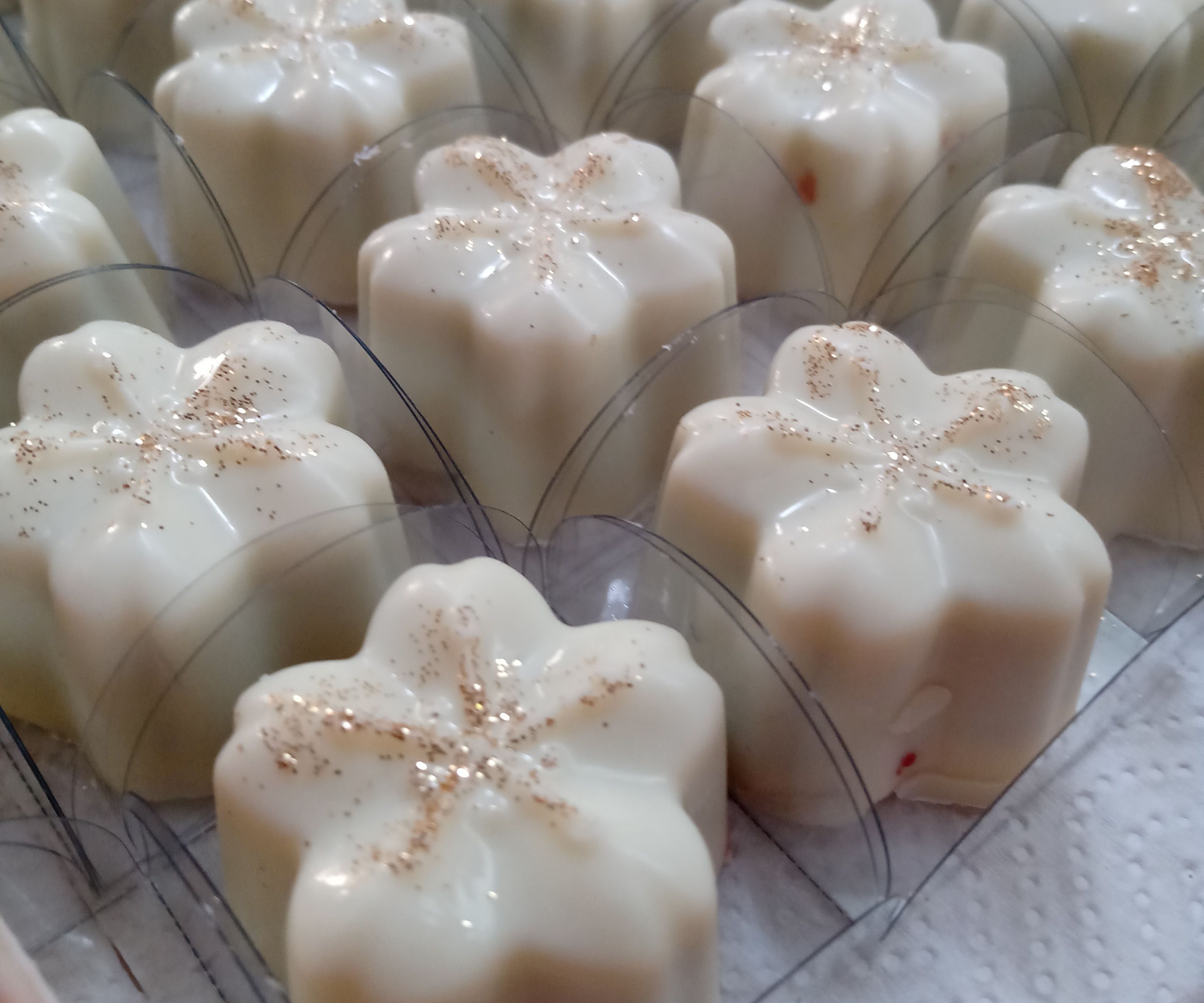 Bombom Sakura Pistache e Frutas Vermelhas