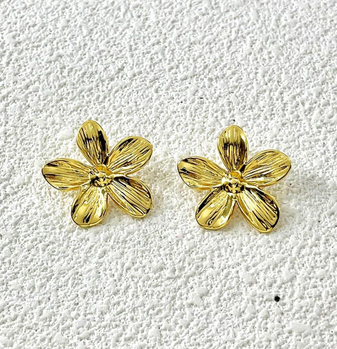 Aretes Flores Gold Essential