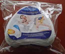 Almohada de espuma con forma de corazón para las piernas y la rodilla